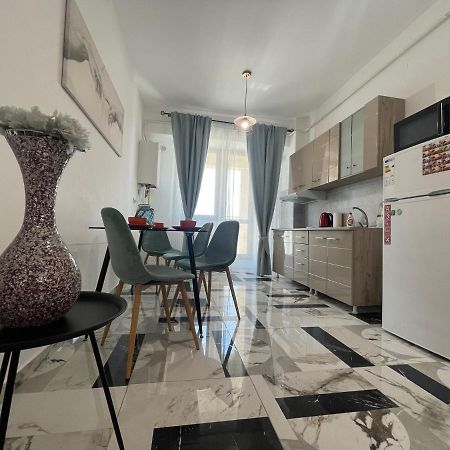 Family Apartment Near Palas Mall Яссы Экстерьер фото